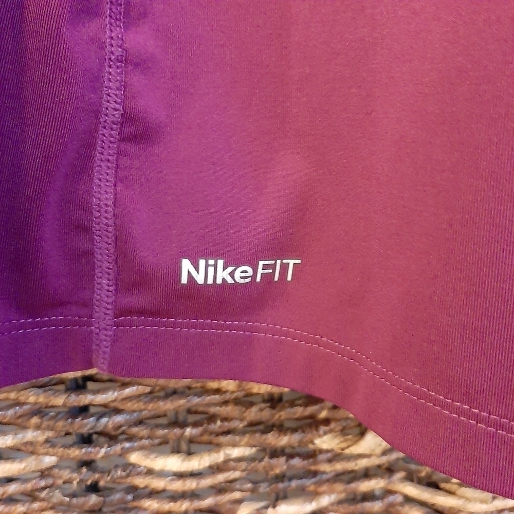 Nike Pro Women's Medium Purple Fitted Long Sleeve Workout Tee Shirt Activewear - Picture 4 of 8